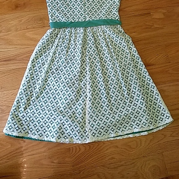 Classy Lace A-Line Dress with Sash - Picture 5 of 6